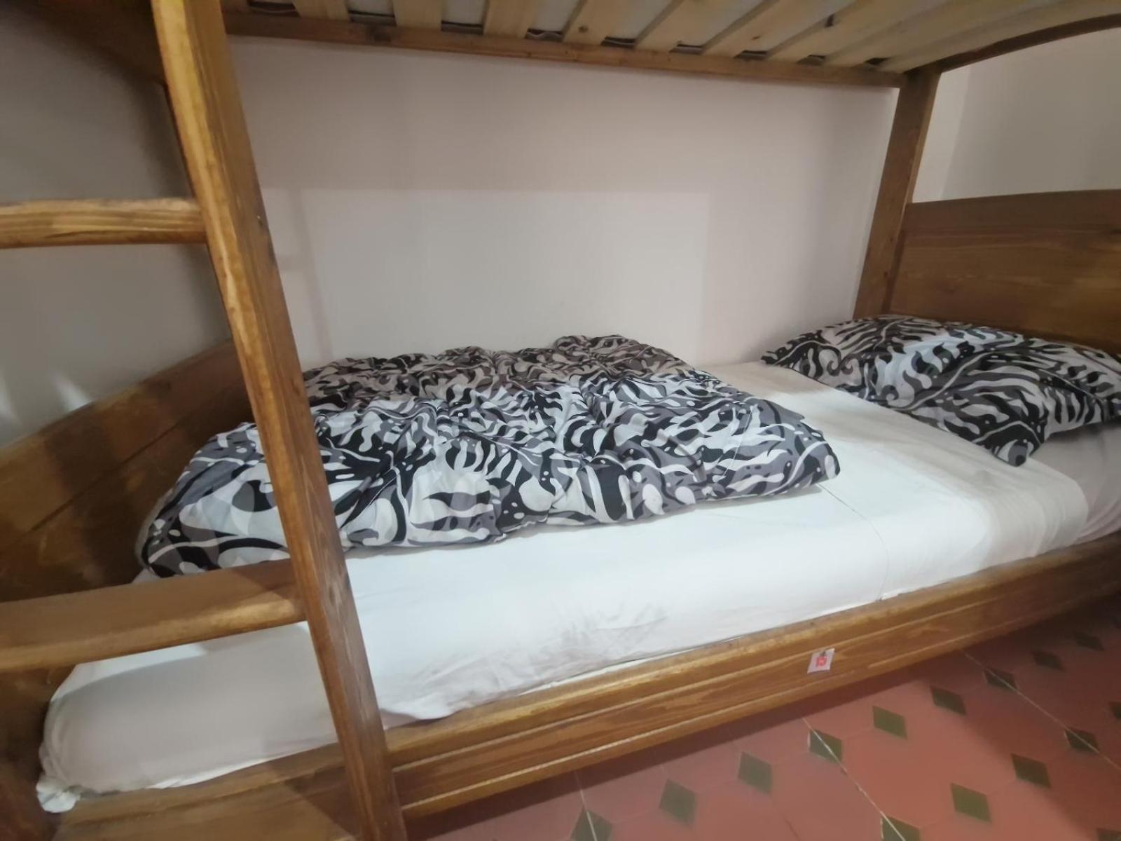 Hostel Banana Танжер Экстерьер фото